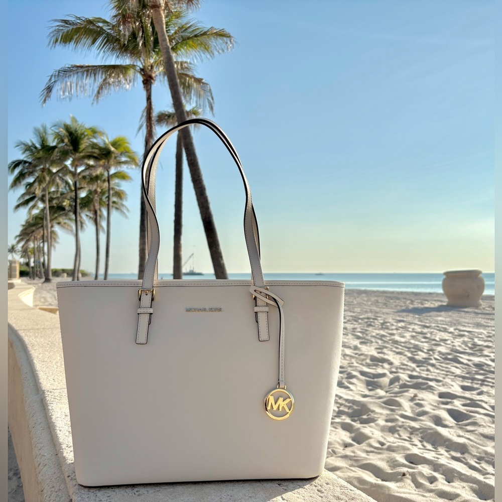 $378 Michael Kors JET SET MD LT CREAM LEATHER TZ TOTE BAG MK HANDBAG PURSE - Picture 8 of 9